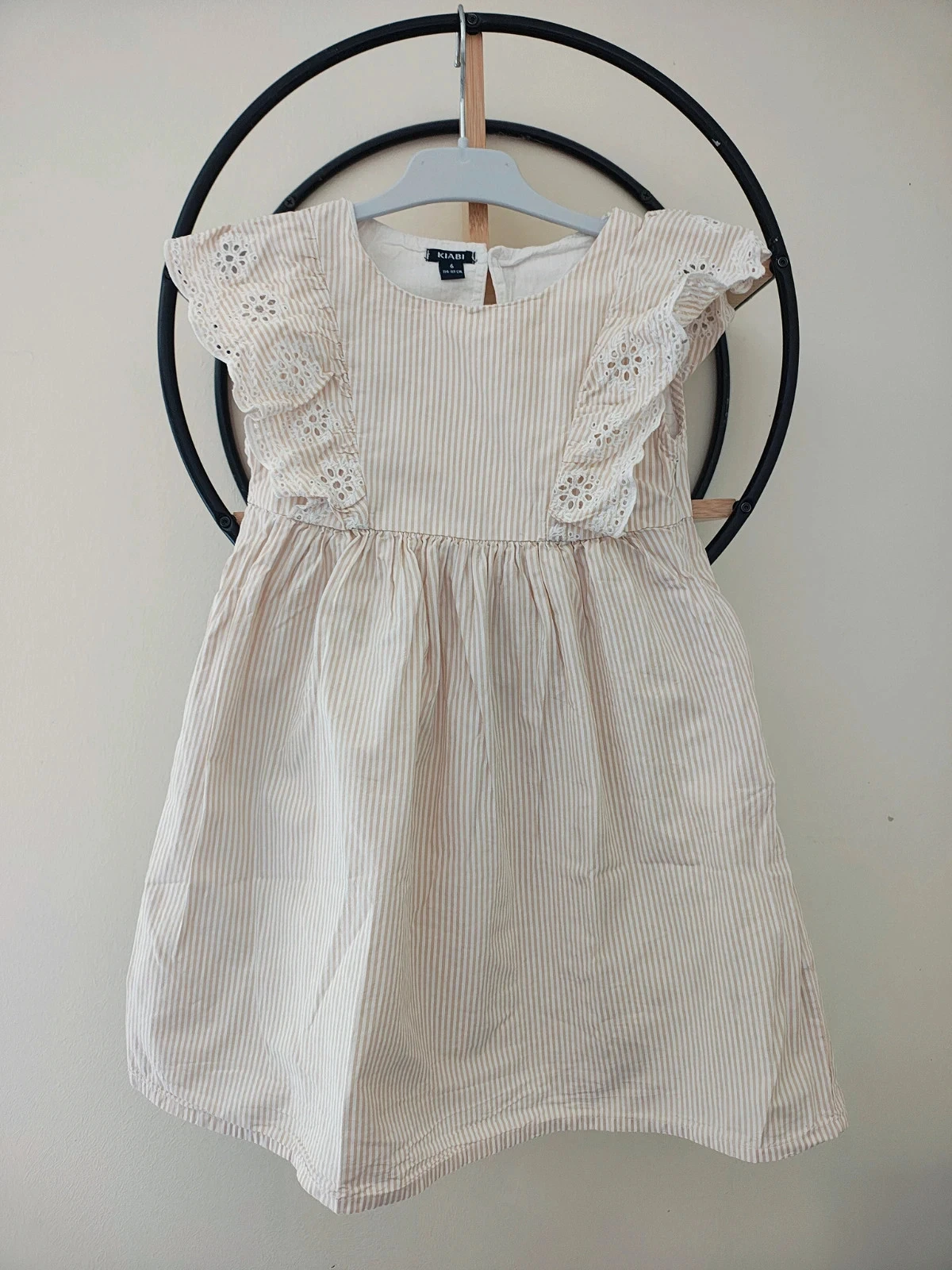6 ans robe a volant été kiabi crème et vieux rose